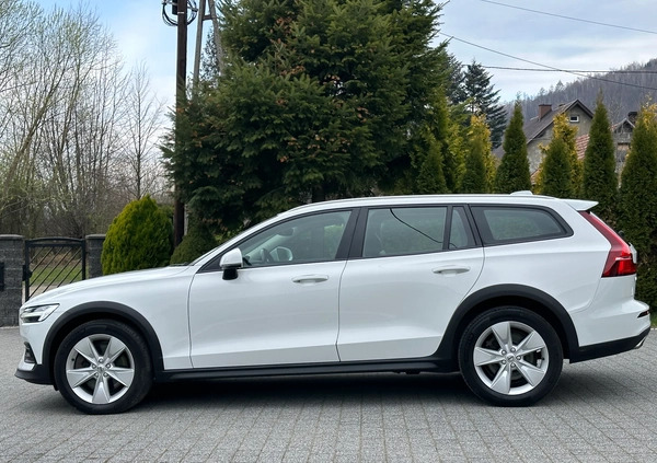 Volvo V60 Cross Country cena 127700 przebieg: 143500, rok produkcji 2021 z Płock małe 781